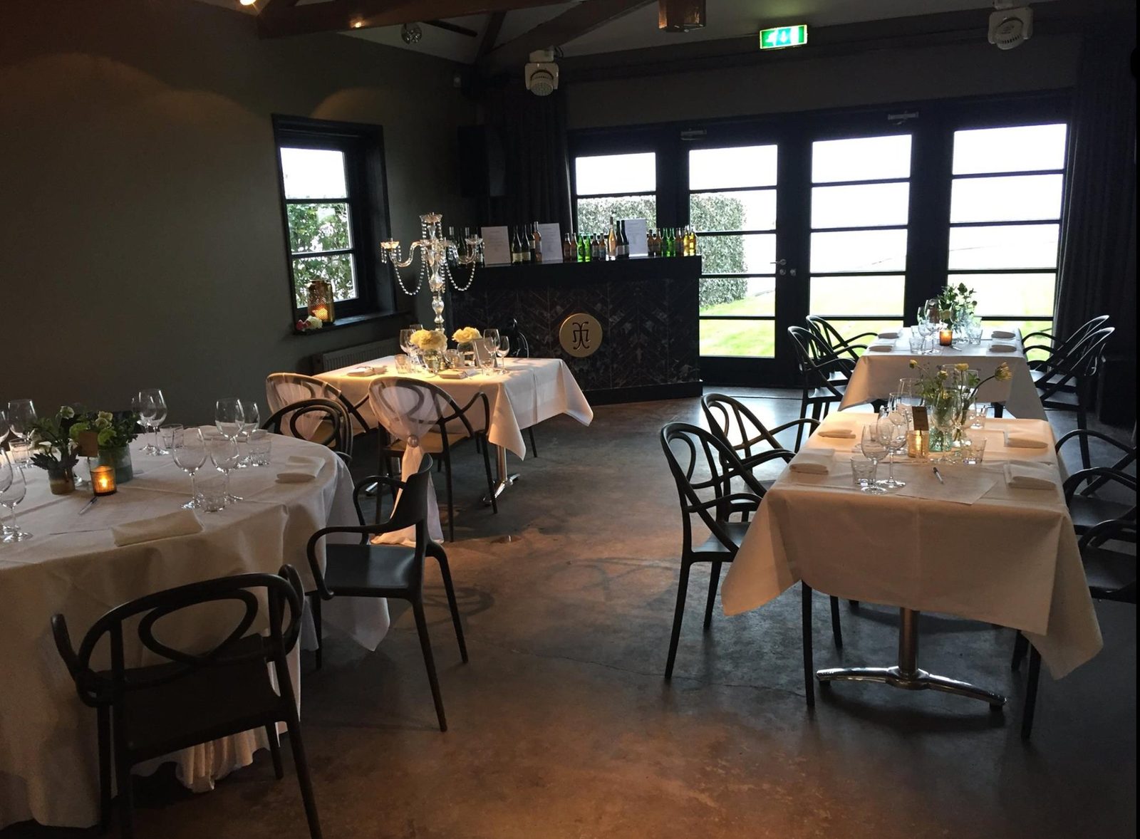 Finley Het Witte Huis — event venue interior with decorative plaster surfaces