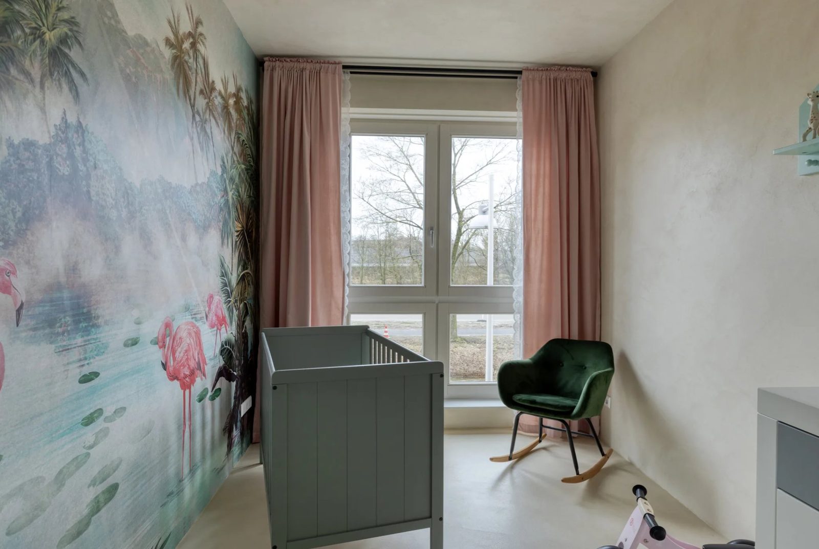 Children's room with seamless microcement floor